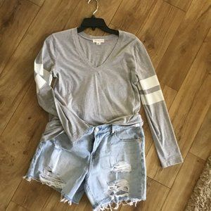 TREASURE & BOND V NECK GREY VARSITY STRIPE TEE XS